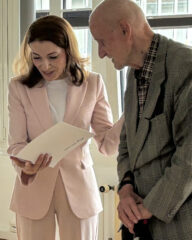 Maintal-Nadel in Gold für Raimer Jochims überreicht von der Maintaler Bürgermeisterin Monika Böttcher