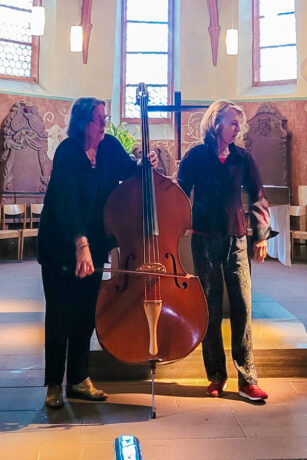Joëlle Léandre und Lauren Newton in Maintal Hochstadt
