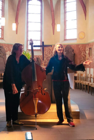 Joëlle Léandre und Lauren Newton in Maintal Hochstadt
